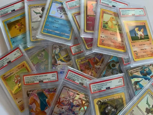 Vista 5 de Una tarjeta de Pokémon encapsulada y autenticada con calificación PSA al azar (perfecta para exhibición)