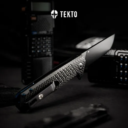 Vista 2 de TEKTO F1 Alpha - Cuchillo de bolsillo plegable, hoja trasera recta modificada, acero D2 recubierto de titanio, cuchillo táctico, cuchillos