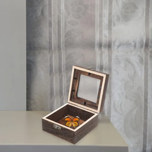 Vista 9 de Mipcase Vitrina de madera con tapa de cristal para joyas, almacenamiento de accesorios, bandeja de joyería de madera para coleccionables, caja