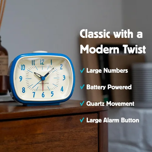 Vista 2 de Reloj con alarma cuadrado, de la marca Kikkerland