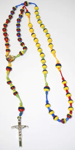 Vista 6 de Rosario tradicional hecho a mano de Colombia Ecuador Venezuela Tricolor Beads Centripiece Sanctified Rosario Natural Jesus Cross (Tricolor Nylon)