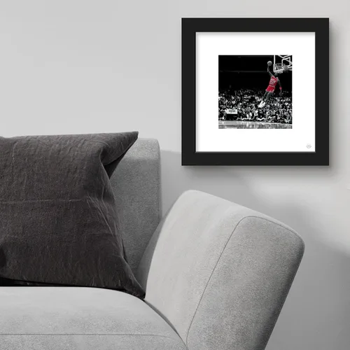 Vista 3 de Trends International Gallery Pops Michael Jordan - Póster de pared de la secuencia de progresión de vuelo 5, 12 x 12 pulgadas, versión de marco negro
