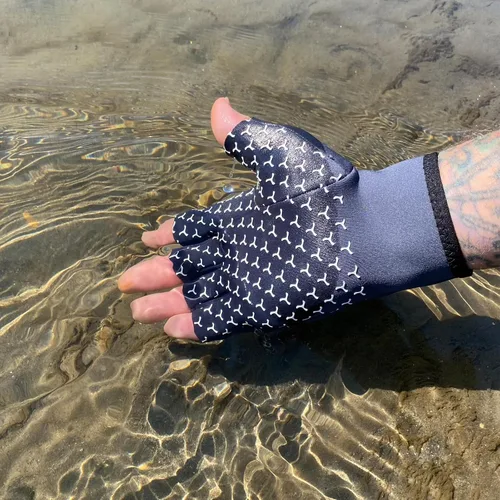 Vista 3 de Glacier Glove Cold River Fingerless Fishing Gloves, Silicone Palm Grip