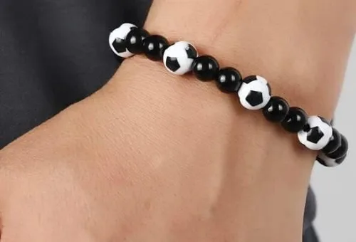 Vista 2 de Pulsera de fútbol con cuentas elásticas para jugadores deportivos, accesorio de moda para hombres o mujeres, Plástico, No es una piedra preciosa