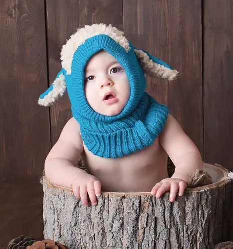 Vista 5 de Abrigo para invierno, que incluye gorra, bufanda, capucha y orejeras, para niñas o niños