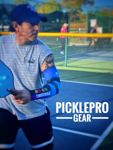 Vista 2 de Mangas de brazo de pickleball – Ajuste de compresión y protección UV – Mangas deportivas transpirables para jugadores – Tamaño M/L – 5 diseños