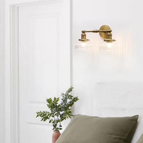 Vista 3 de 2 luces de pared industriales de vidrio, lámpara de pared de latón antiguo con pantalla de globo rayado transparente para tocador de baño