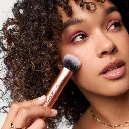 Vista 10 de Real Techniques Juego de 6 piezas de brochas de maquillaje esenciales para el día a día, incluye 4 brochas y 2 esponjas de maquillaje, para base