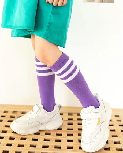 Vista 6 de UTTPLL 4 pares de calcetines de fútbol para niños y niñas, calcetines deportivos de béisbol, uniformes, rayas, hasta la rodilla, calcetines largos