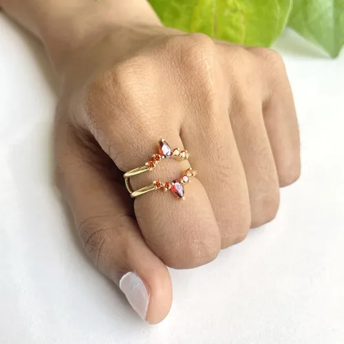 Vista 2 de Anillo de compromiso con forma de corona de granate rojo para mujer, anillo de compromiso con acabado de oro de 14 quilates