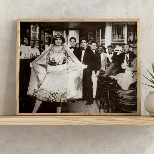 Vista 3 de Lone Star Art Sneaking It In Funny Scene: 11x14 Framed Poster - Vintage Retro Photo - Speakeasy & Bootleggers - Prohibition Era Bar Photo, Antique