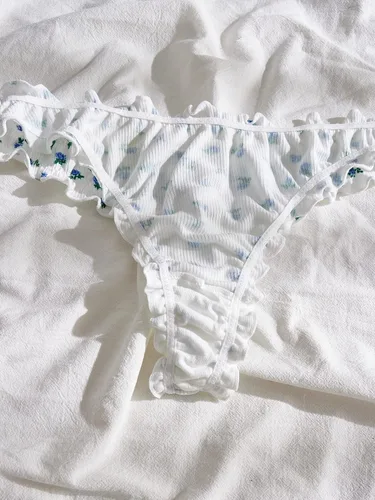 Vista 3 de Cozyease Conjunto de 5 piezas para mujer con estampado floral y ribete de lechuga de tiro bajo