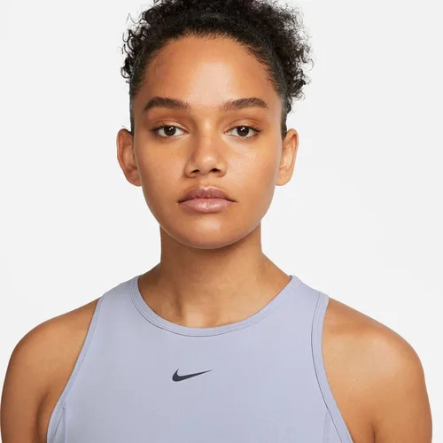 Vista 4 de Nike Pro Dri-FIT - Camiseta corta de entrenamiento para mujer