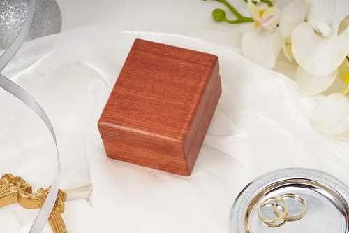 Vista 6 de Caja para anillos de madera con 3 ranuras, caja de madera hecha a mano para anillos de ceremonia de boda, grabada para compromisopropuesta, estuche