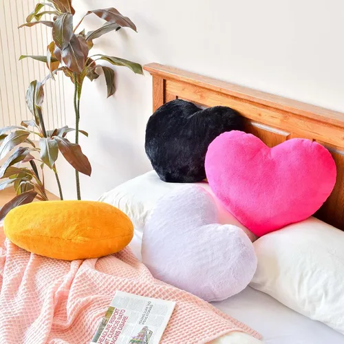 Vista 4 de XVTRU Almohadas de Corazón Negro, Linda Almohada Decorativa de Corazón, Almohadas en Forma de Corazón para Cama, Cojín de Almohada de Decoración