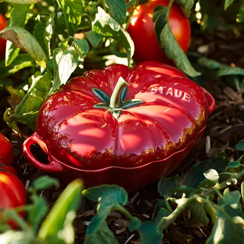 Vista 2 de STAUB Olla holandesa de cerámica Petite Tomato Cocotte, 16 oz, cereza
