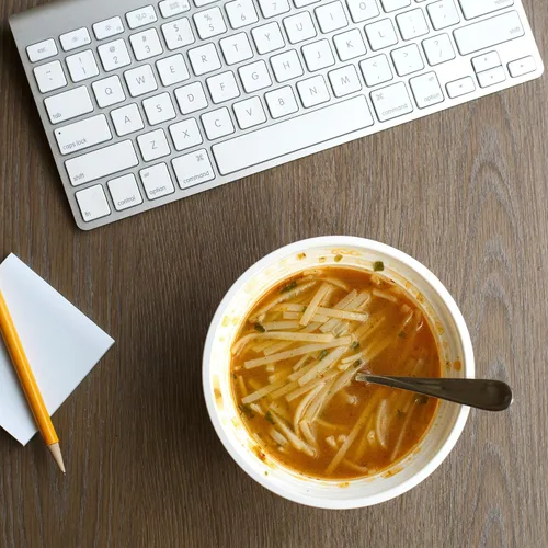 Vista 3 de Thai Kitchen Paquete variado de sopa instantánea de fideos de arroz, 19.2 onzas