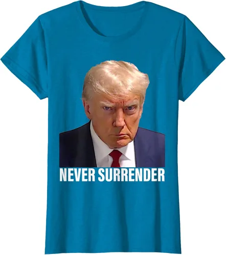 Vista 63 de Camiseta Pro Trump Mugshot Never Surrender para hombre y mujer, Negro