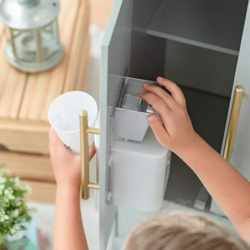Vista 9 de Teamson Kids Little Chef Charlotte - Cocina Moderna Modular Interactiva de Madera para Jugar con Refrigerador, Estufa y Lavabo en Gris con Acentos