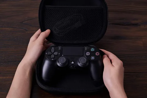 Vista 9 de 8Bitdo Classic Controller Travel Case for Pro 2 Controllers & Sn30 Pro+ Controller, Switch Pro Controller, PS5, PS4, Xbox One Controller and More