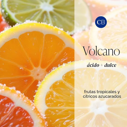 Vista 2 de Capri Blue Volcano - Vela en tarro de lata de viaje estampada, vela de lujo con una mezcla de cera de soja de larga duración, perfumada