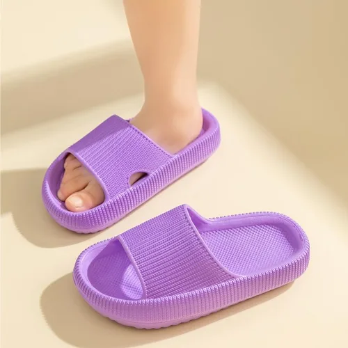 Vista 7 de yangfanQH Pantuflas de nube para niños y niñas, antideslizantes, cómodas, con suela gruesa, para ducha, baño, piscina, sandalias de verano, playa