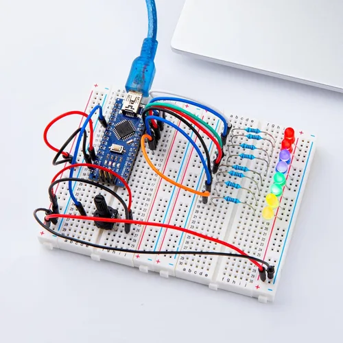 Vista 7 de ELEGOO Tableros Nano V3 con cables USB Mini-B, ATmega328P, CH340, paquete