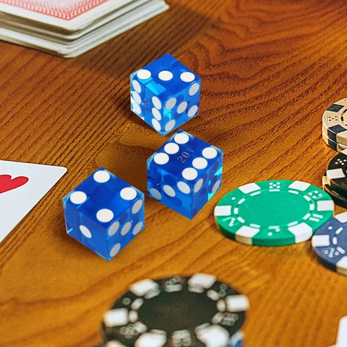 Vista 7 de GSE Games & Sports Expert Juego de dados de casino de grado AAA de 0.748 in estilo Pro Vegas, juego de 5 dados con bordes afilados y números