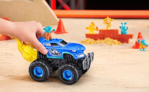 Vista 8 de Smashers Monster Wheels Paquete Misterioso RED Flame [¡Más de 25 Sorpresas de Monster Trucks!]