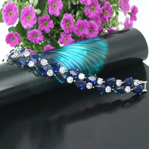 Vista 4 de Ever Faith pulsera vintage con circonitas cúbicas en forma de lágrimas, para mujer.