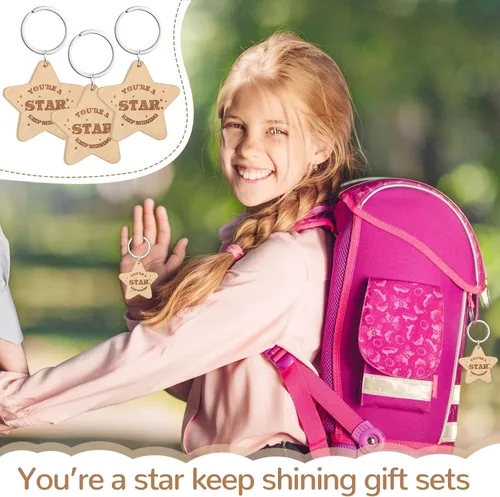Vista 5 de Roowest 50 juegos de llaveros de estrella a granel incluyen llavero de estrella y bolsa de organza, regalos de agradecimiento para San Valentín
