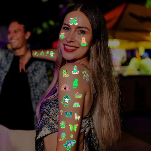 Vista 5 de 370 patrones de recuerdos de fiesta, 36 hojas que brillan en la oscuridad, tatuajes temporales luminosos, suministros de tatuajes falsos