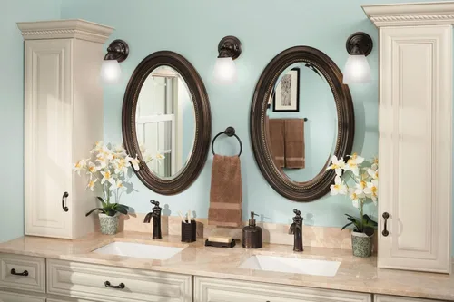 Vista 2 de Moen YB2261ORB Brantford - Accesorio de tocador de baño de doble montaje con 1 luz con vidrio esmerilado, bronce aceitado