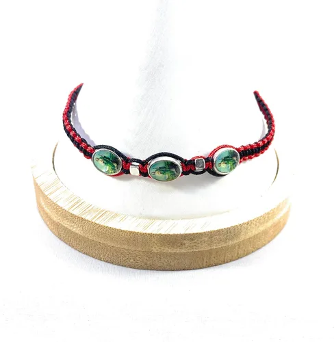 Vista 2 de San Judas Rojo Y Negro Color Pulsera Ajustable Pulsera De San Judas Tadeo Hilo Color Rojo Y Negro