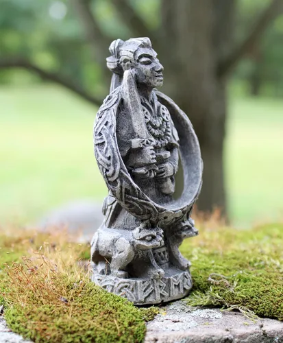 Vista 4 de Dryad Design Freya Figurine – Estatua pequeña de Freya con gatos – Diosa nórdica del amor y la guerra de 4 pulgadas de alto – Decoración de altar