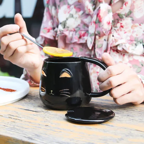 Vista 2 de Yuwu Taza de café con diseño de gato, regalo para los amantes de los gatos, taza de cerámica, taza novedosa con tapa y cuchara de acero inoxidable