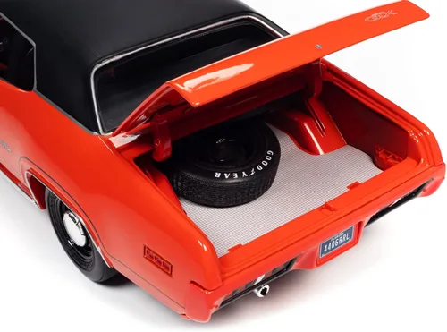 Vista 5 de 1971 Plymouth GTX 440+6 Hardtop Tor Rojo con Negro Clase Superior de 1971 ''American Muscle 30 Aniversario 1/18 Modelo de Auto Fundido a Presión por