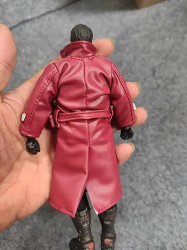 Vista 4 de ximitoy Modelo de capa de cuero PU rojo vino escala 1/12 para figura