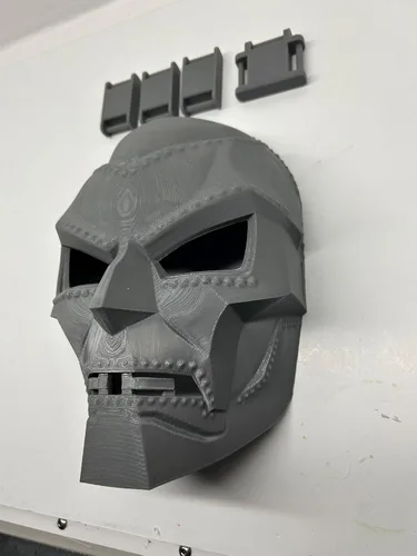 Vista 4 de COSPLAY - Doctor Doom Inspired - Prop - (plástico) - Kit de máscara