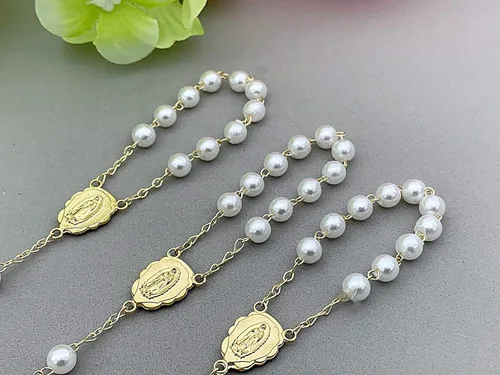 Vista 3 de 25 White Pearls Gold Plated Baptism Favors Mini Rosaries/Recuerdos de Bautizo/Christening Favors/Recuerditos