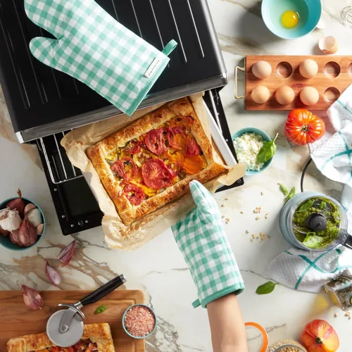 Vista 5 de KitchenAid Juego de 2 manoplas de horno Gingham Aqua Sky, 7 x 13 pulgadas