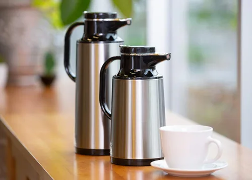 Vista 2 de Service Ideas HPS101 Coffee at a Touch - Jarra de vidrio aislada al vacío, exterior de acero inoxidable, 1 litro (33.8 onzas), cepillado