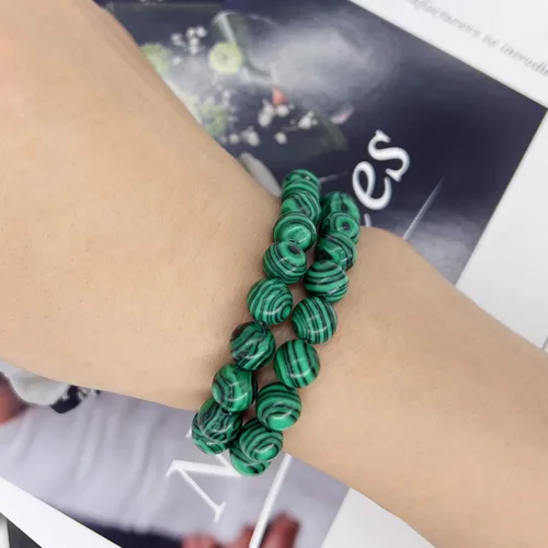 Vista 2 de HUJUON Juego de 2 pulseras de malaquita natural, hechas a mano, piedras preciosas de malaquita con cuentas de piedra natural para yoga, mujeres