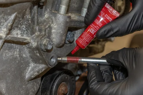 Vista 3 de Loctite 263 Fijador de roscas automotriz rojo – Fijación de roscas de alta resistencia, aplicaciones de uso general, tolerante al aceite