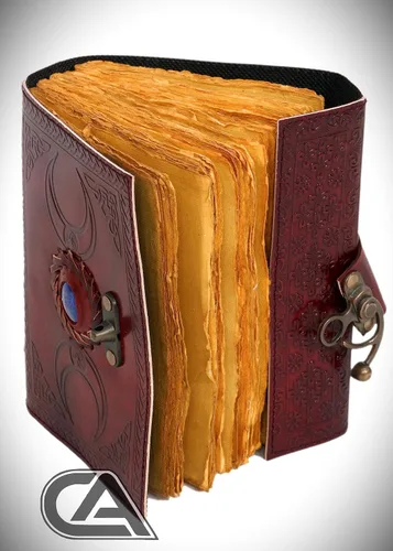 Vista 2 de Diario de cuero de triple luna, diario grimorio, cuaderno de bocetos de cuero de una sola piedra, 200 hojas antiguas en blanco con borde de cubierta