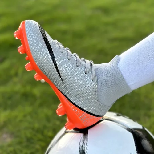 Vista 6 de Favdeol Tacos de fútbol para niños y niñas, zapatos de fútbol para entrenamiento de alta calidad, zapatos de fútbol para exteriores e interiores