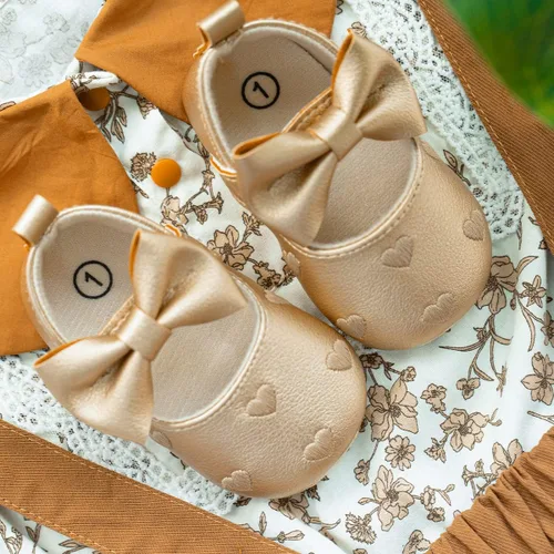 Vista 2 de Meckior Zapatos deportivos para bebé y niñas, suela suave, con lazo, princesa, vestido de boda, Mary Jane, planos, para recién nacidos, ligeros
