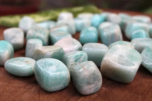 Vista 4 de Jet Amazonite - Piedra rodada de 3.53 oz aprox. de 0.75 a 1 pulgada con bolsa de terciopelo (Amazonita)