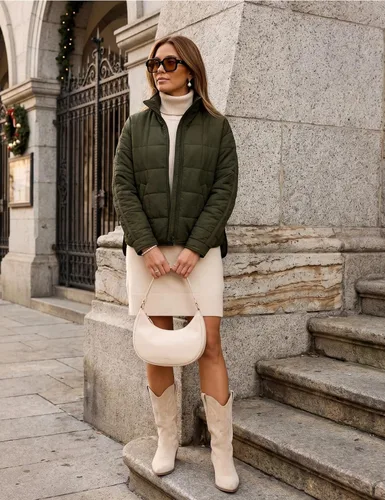 Vista 5 de Omoone Chaqueta acolchada con cremallera para mujer, ligera y acolchonada, con capucha, de gran tamaño Verde militar