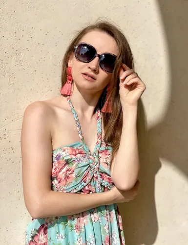 Vista 3 de FEISEDY Gafas de sol polarizadas elegantes clásicas para mujer, gafas de sol cuadradas anchas B2683